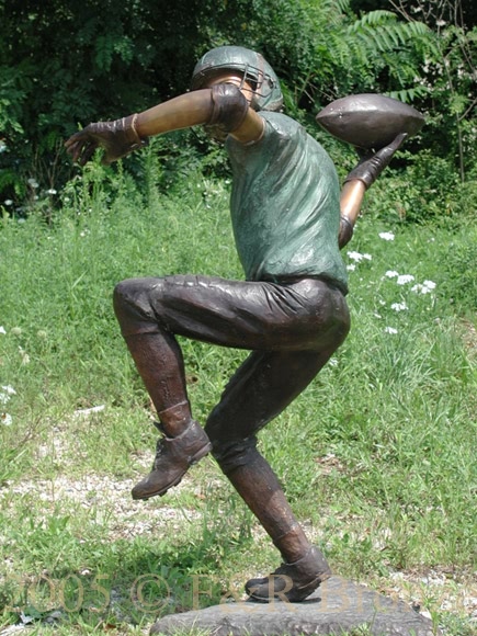 The Quarterback bronze statue-3